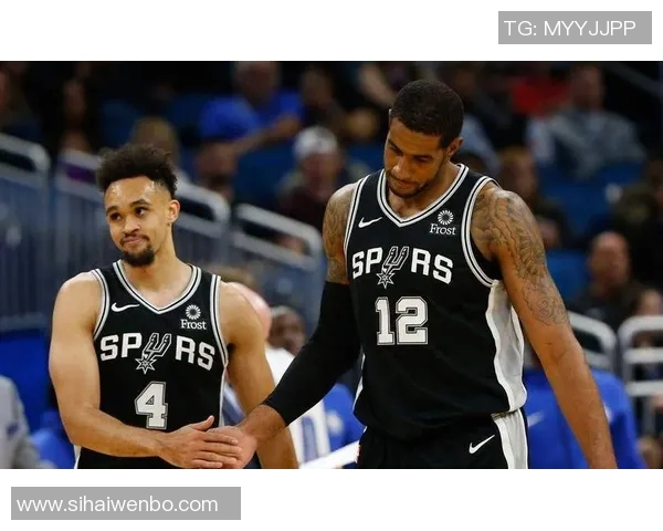 马刺前锋马库斯-阿尔德里奇重返首发,球队实力再度升级 马刺前锋马库斯-阿尔德里奇重返首发,球队实力再度升级